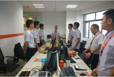 坚持诚信,为客户提供专业房产服务-房讯网